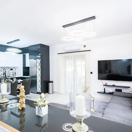 Lägenhet Sunrise Palace Sarud