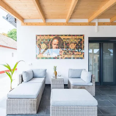 Sunrise Palace Lägenhet *